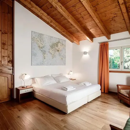 With Breathtaking Views In * Bellagio