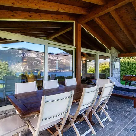 With Breathtaking Views In Appartement
